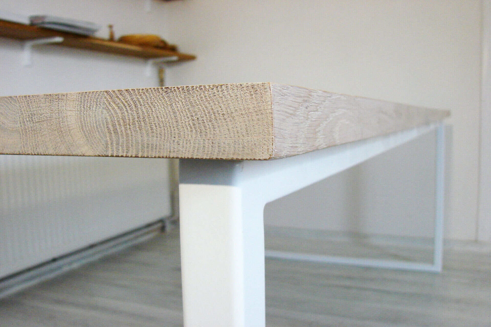 BASIC FEM table de salle à manger en bois de chêne blanchi