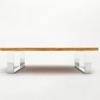 VIRKERÅ une table basse avec un bord naturel (live edge)