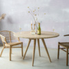 SOL table à manger minimaliste de style bohème avec effet de chêne brut Minimalist boho style dining table with raw oak effect