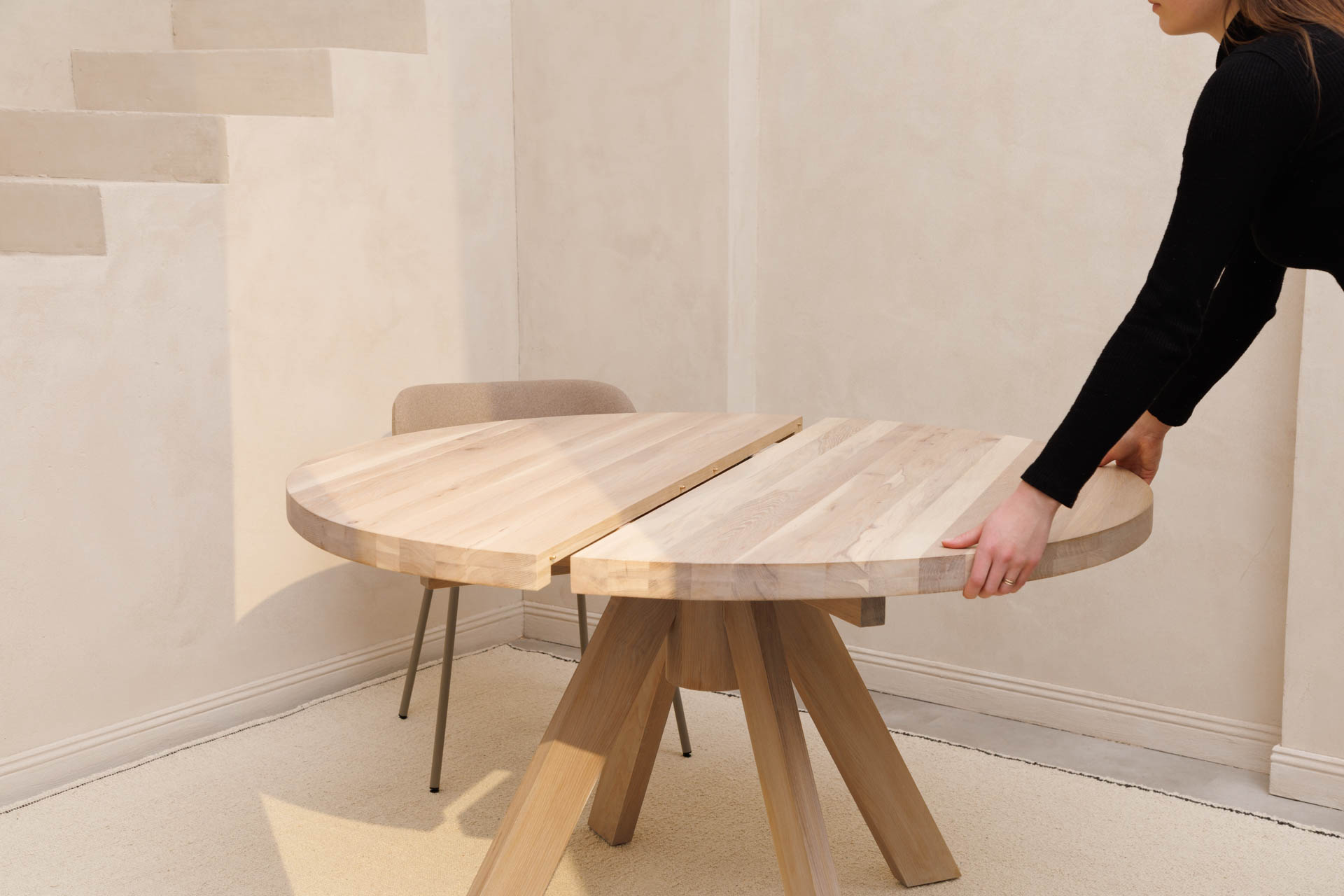 GRIND - Table à manger ronde en bois de chêne