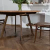 BRONZE-FJÄRIL LUMI mobilier en chêne fait main2 FJÄRIL LUMI – table ronde en chêne avec motif étoile
